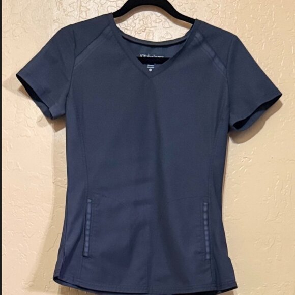 Scrubology Scrubs set in grey - Picture 10 of 13